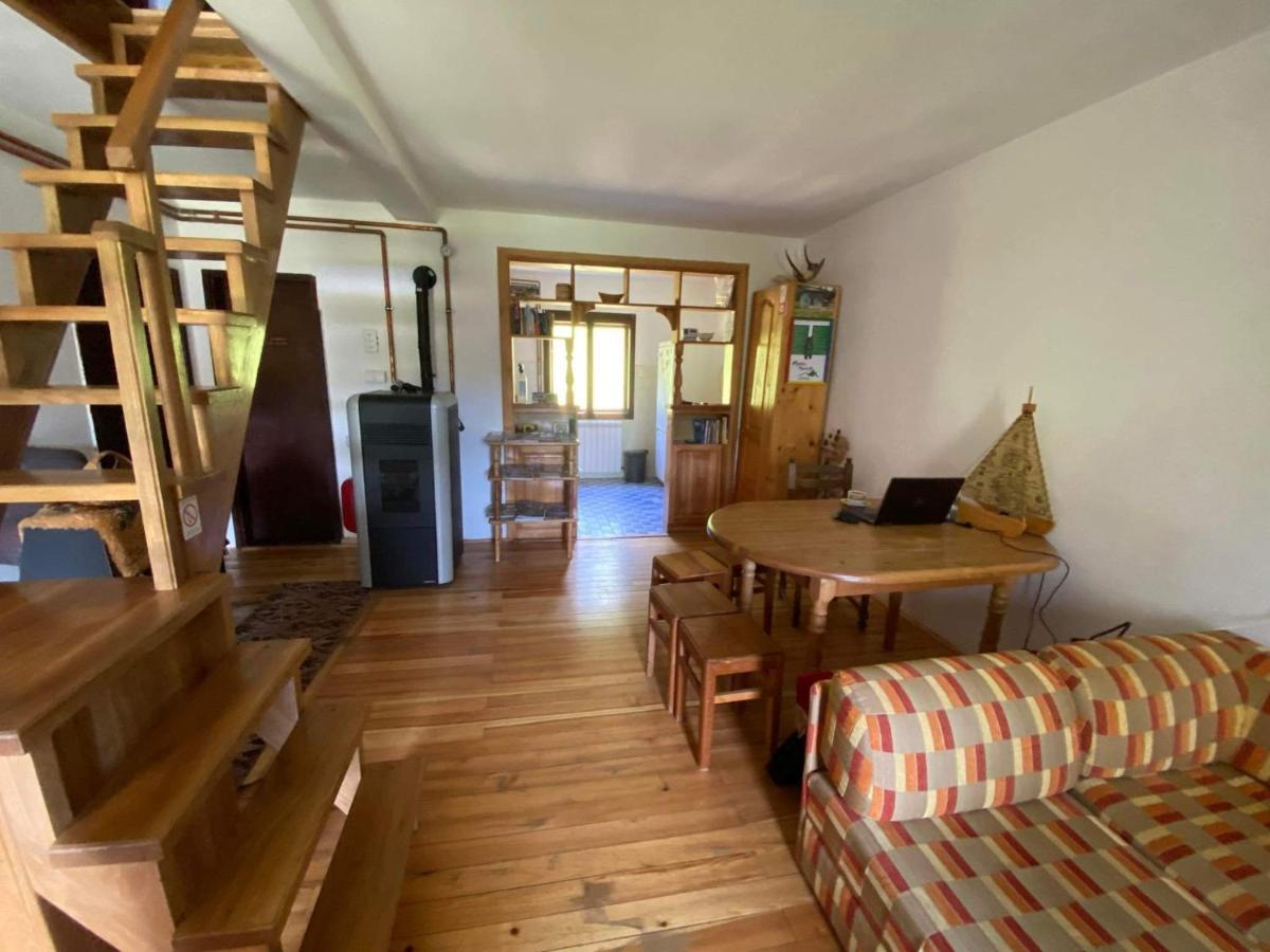 Mystic Forest Hostel Mitrovac Exterior photo